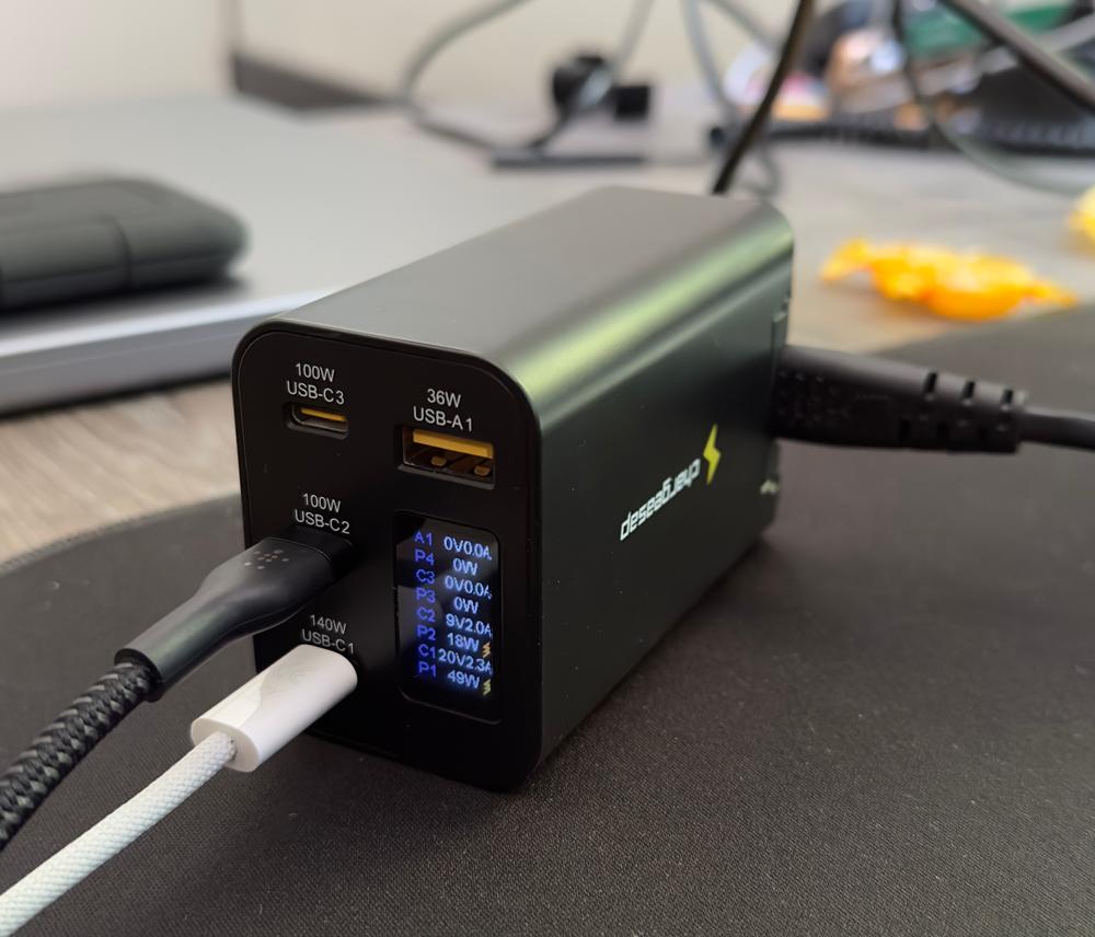 270W Zeus USB-C GaN Charger - Customer Photo From Revoliño