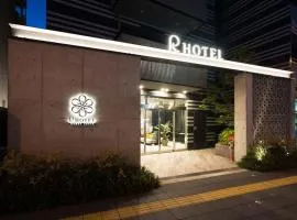 R Hotel Namba South