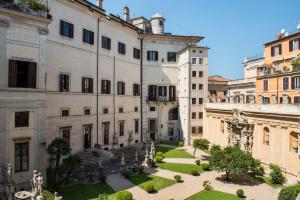 a view of the courtyard of a building at Hotel Vilòn - Small Luxury Hotels of the World in Rome