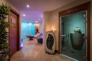 Kúpele alebo wellness v ubytovaní Royal Marine Hotel