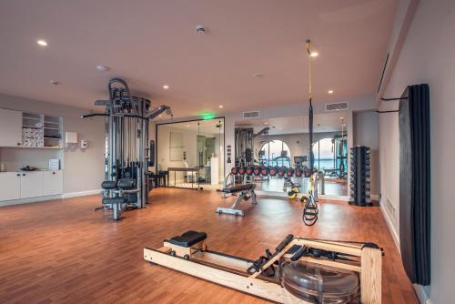 Das Fitnesscenter und/oder die Fitnesseinrichtungen in der Unterkunft Nido, Mar-Bella Collection