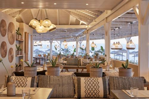 Un restaurant sau alt loc unde se poate mânca la MarBella, Mar-Bella Collection