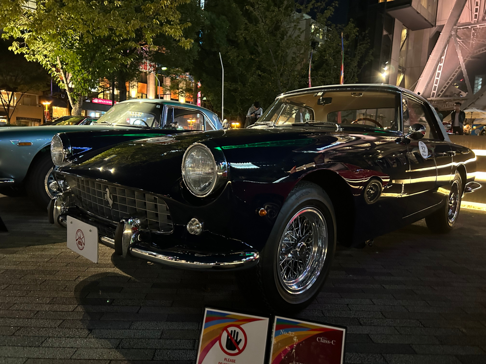 【急募】この車、なんて車ですか？？(10/14名古屋久屋大通パークでやってたイベントの一台です)