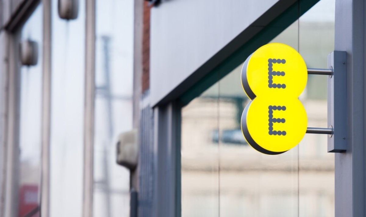 EE Store Sign