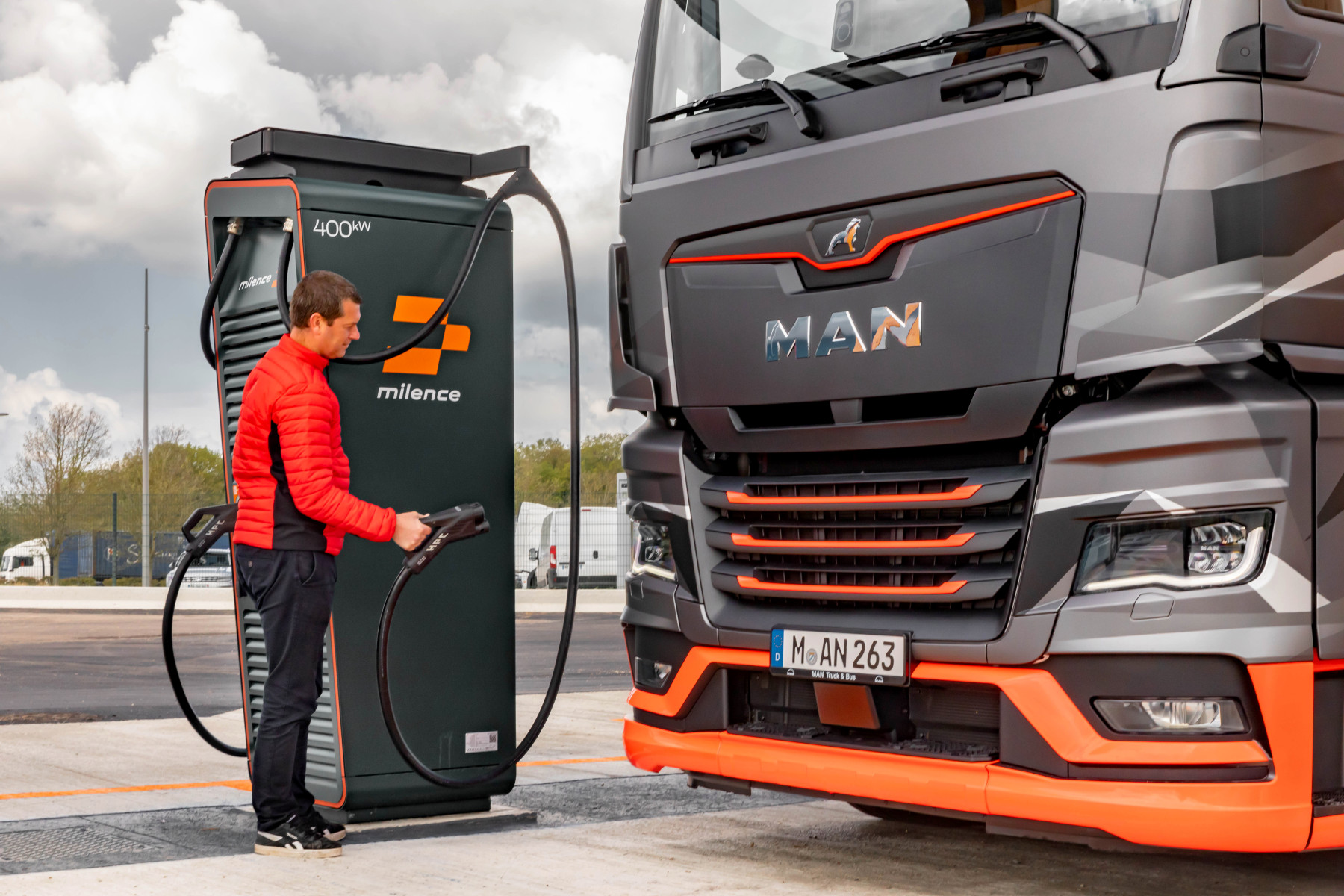 Milence ouvre son premier hub de recharge électrique pour véhicules industriels en France
