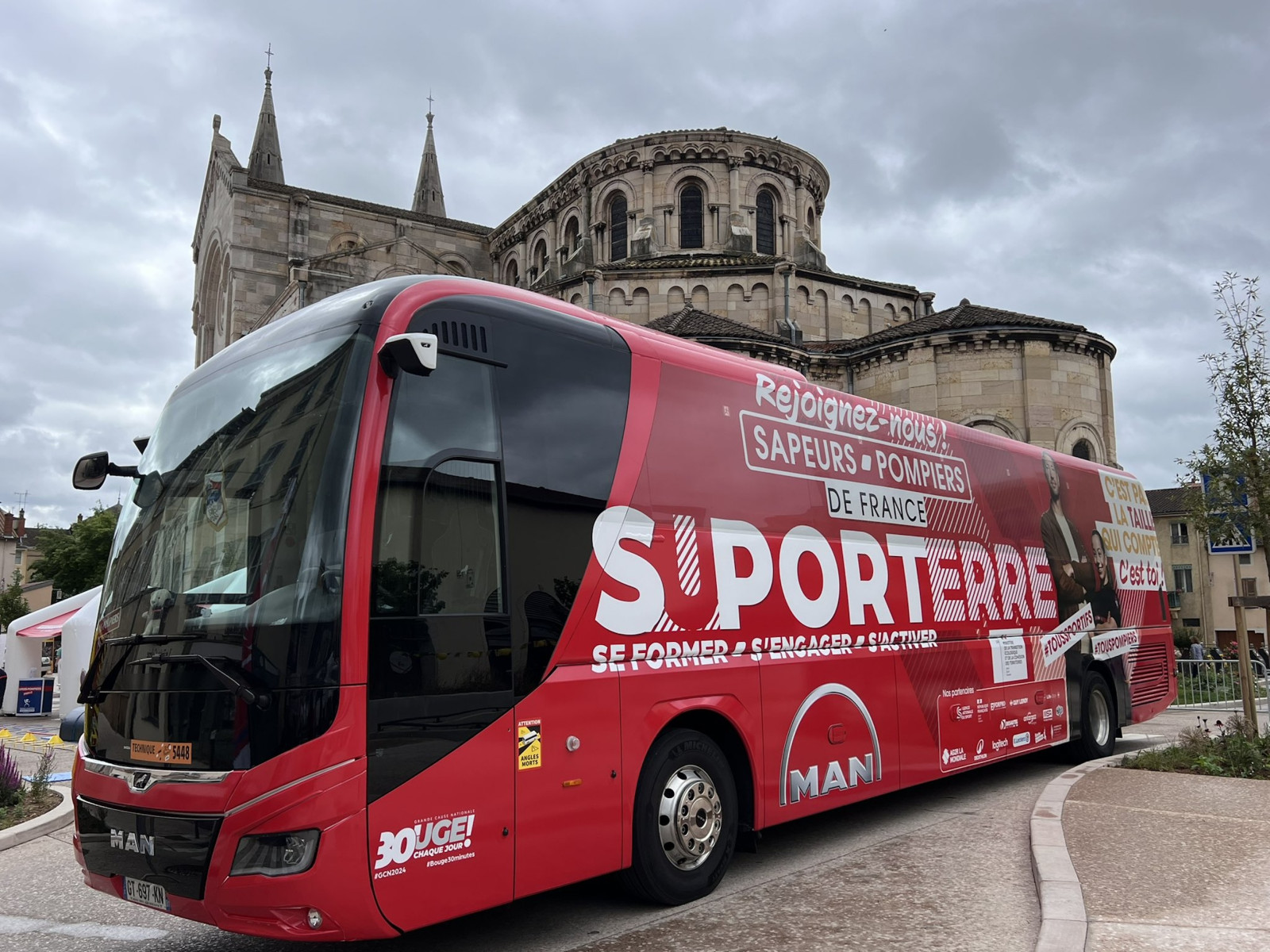 Un MAN Lion’s Coach sur le Tour de France