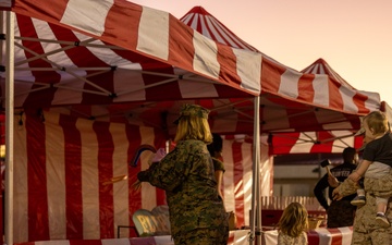 MCCS hosts a Christmas tree lighting event on MCAS Yuma