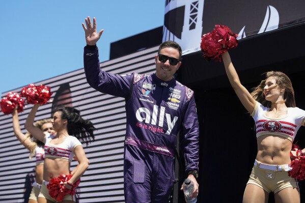 Driver Alex Bowman is introduced before a NASCAR Cup Series auto race at Sonoma Raceway, Sunday, June 9, 2024, in Sonoma, Calif. (AP Photo/Godofredo A. Vásquez)