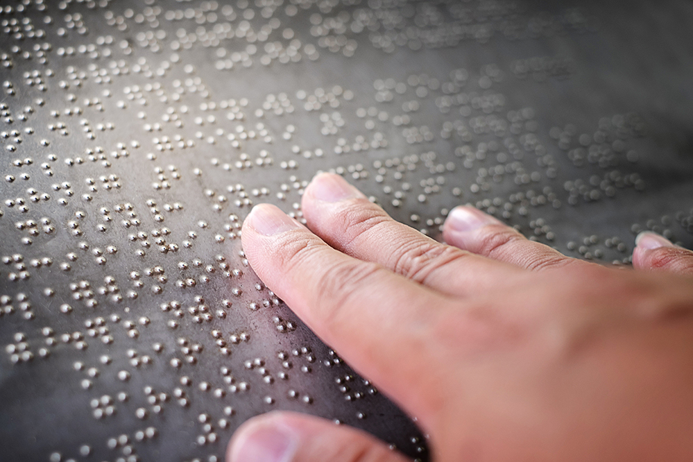 Visual Accessibility: Braille reading