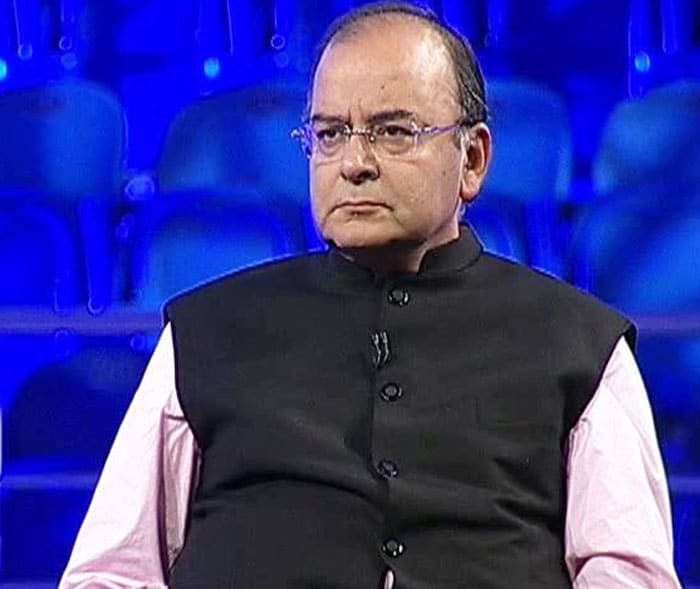 Finance Minister Arun Jaitley:<br><br>"Shaken at the News of Gopinath Munde passing away. I have lost a friend."