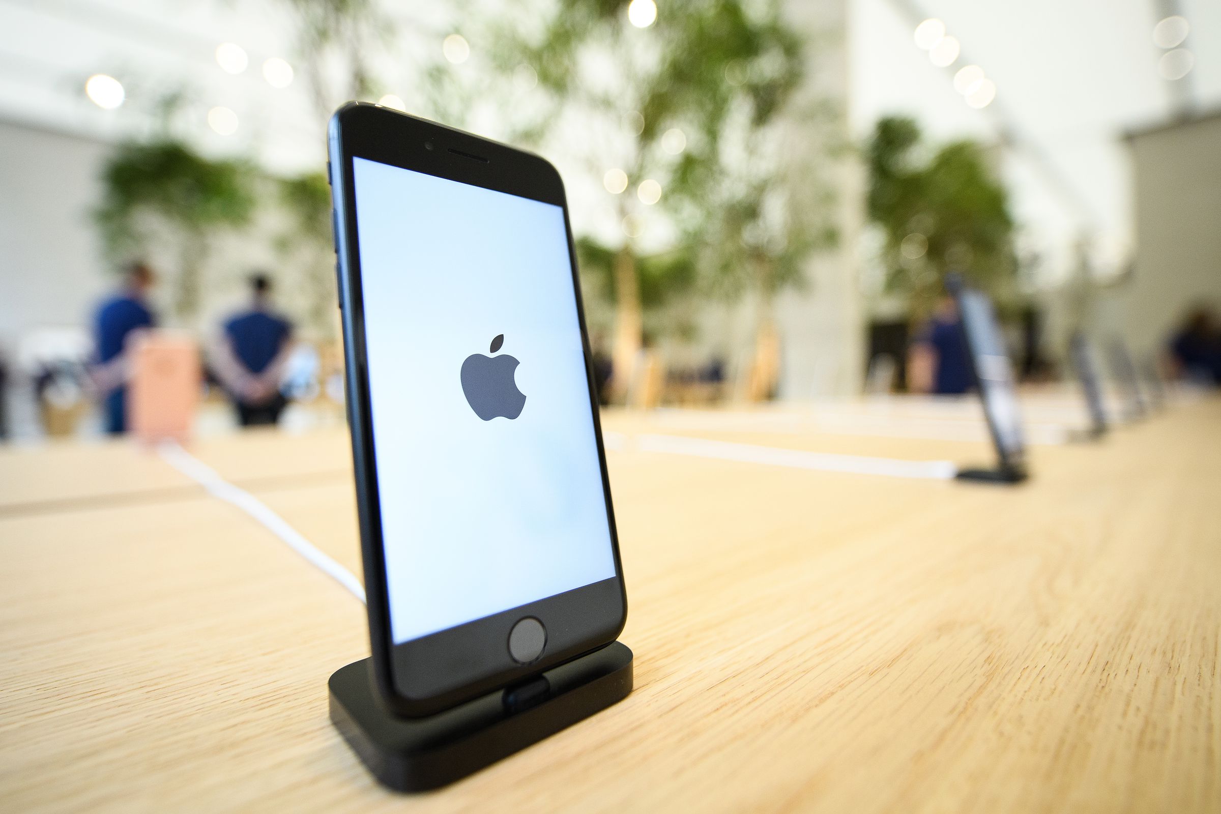 Preview Of Upgraded Apple Store In Regent Street