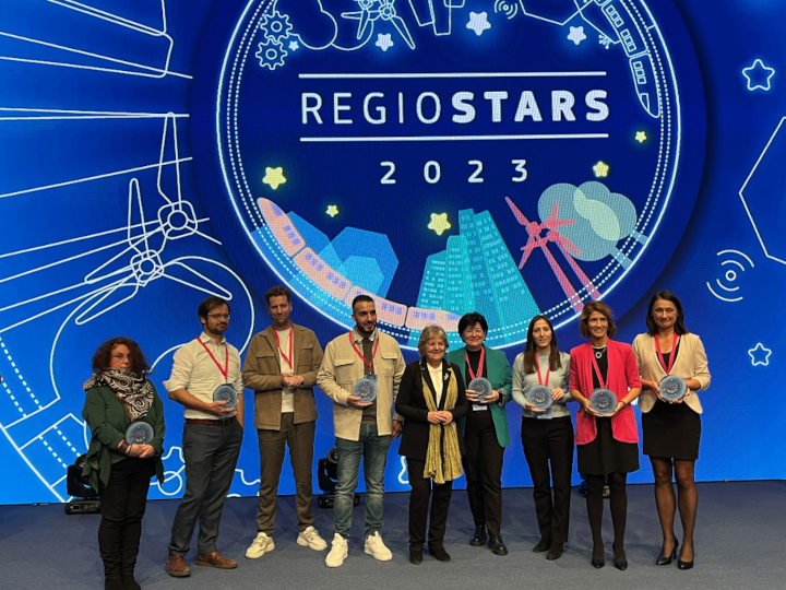 Comisarul Elisa Ferreira decernează premiile REGIOSTARS 2023 pentru...