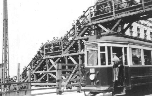 The footbridge over Zgierska Street that joined the two parts of the Lodz ghetto. [LCID: 50829]