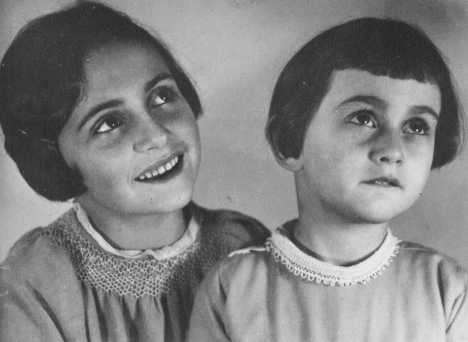 Margot and Anne Frank before their family fled to the Netherlands.