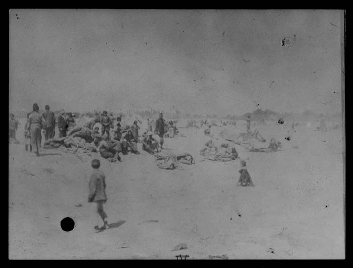 A group of Armenian refugees. 1915-20.