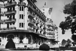 Period postcard of Evian-les-Bains, the site of the 1938 International Conference on Refugees.