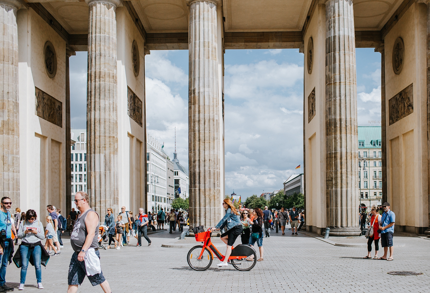 Photo stop at the Brandenburg Gate