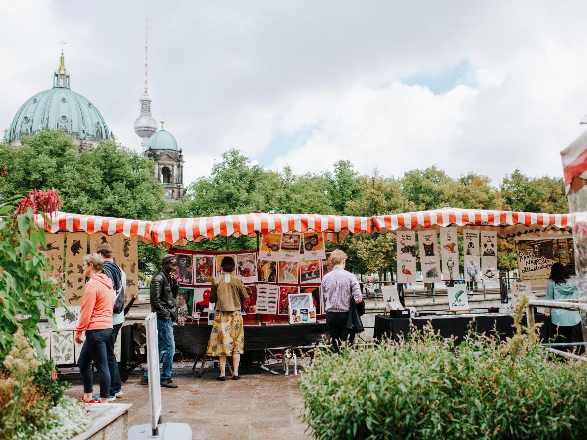 Pass through the Berlin Art Market by the Zeughaus