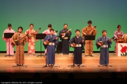 沖縄民謡演奏　市民小劇場あしびなー