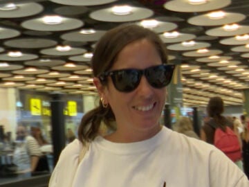 Anabel Pantoja en el aeropuerto