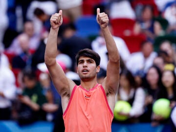 Carlos Alcaraz celebra su victoria ante Gael Monfils y ya está en el Másters de Shanghái