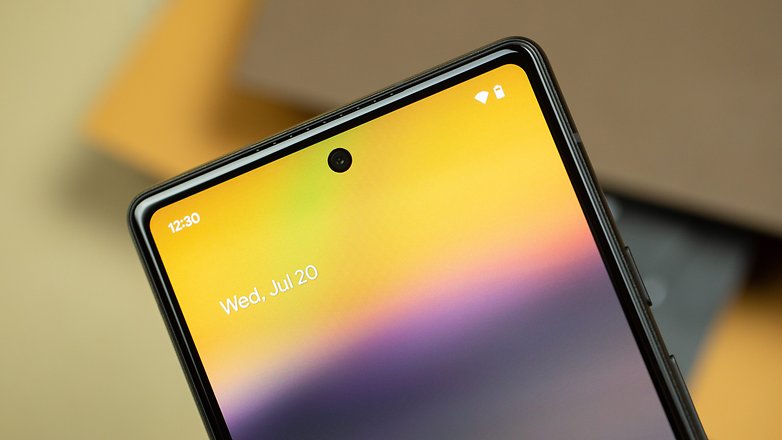 Google Pixel 6a Notch im Display.