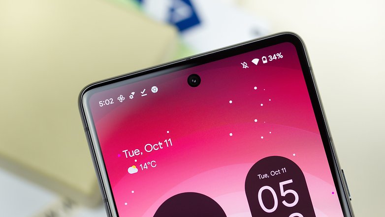 Blick auf die Selfie-Kamera des Google Pixel 7