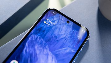 Google Pixel 8a: Display mit breiten Rändern