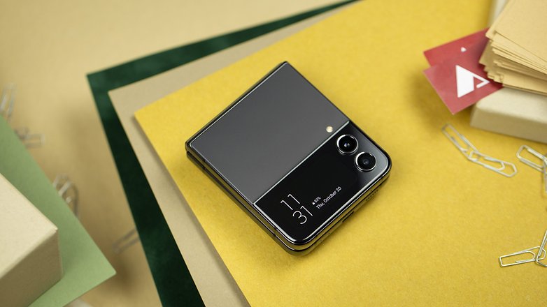 Samsung Galaxy Z Flip 4