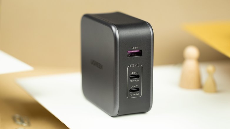 Ugreen Nexode 140W multiples ports USB