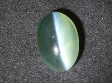 Cat's-Eye Chrysoberyl showing the milk-and-honey effect