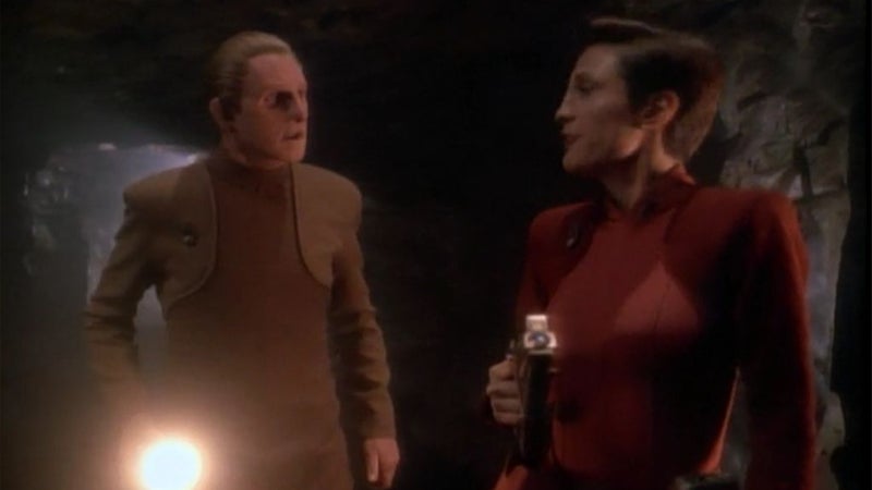 A rocky situation (har har) puts Kira and Odo’s friendship in the spotlight.