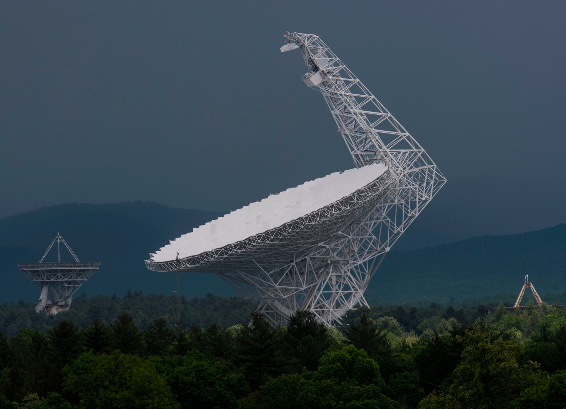 The Green Bank Telescope in West Virginia is aiding in the search for the gravitational wave background.