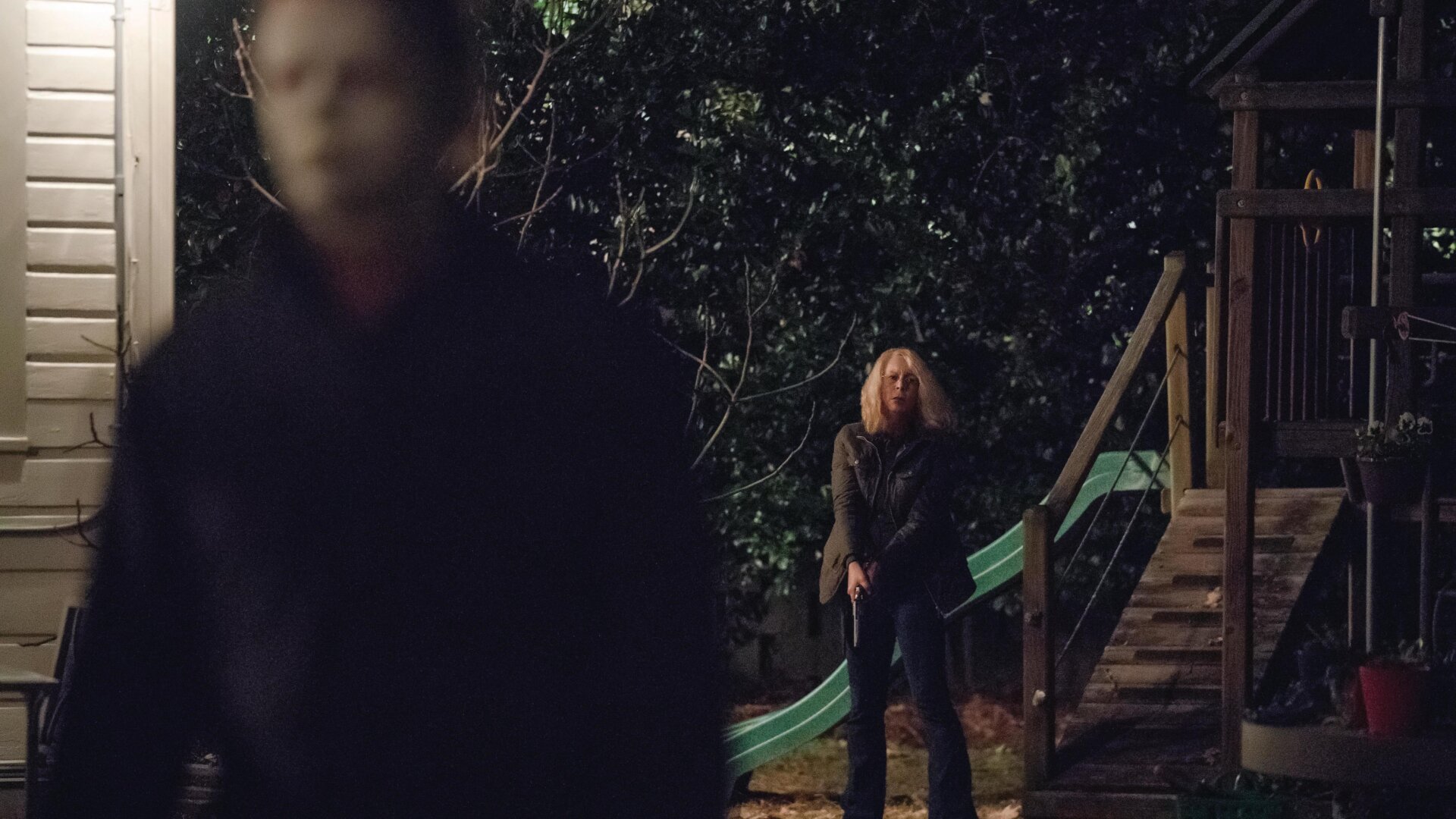 Laurie Strode (Jamie Lee Curtis) takes aim in 2018's Halloween.