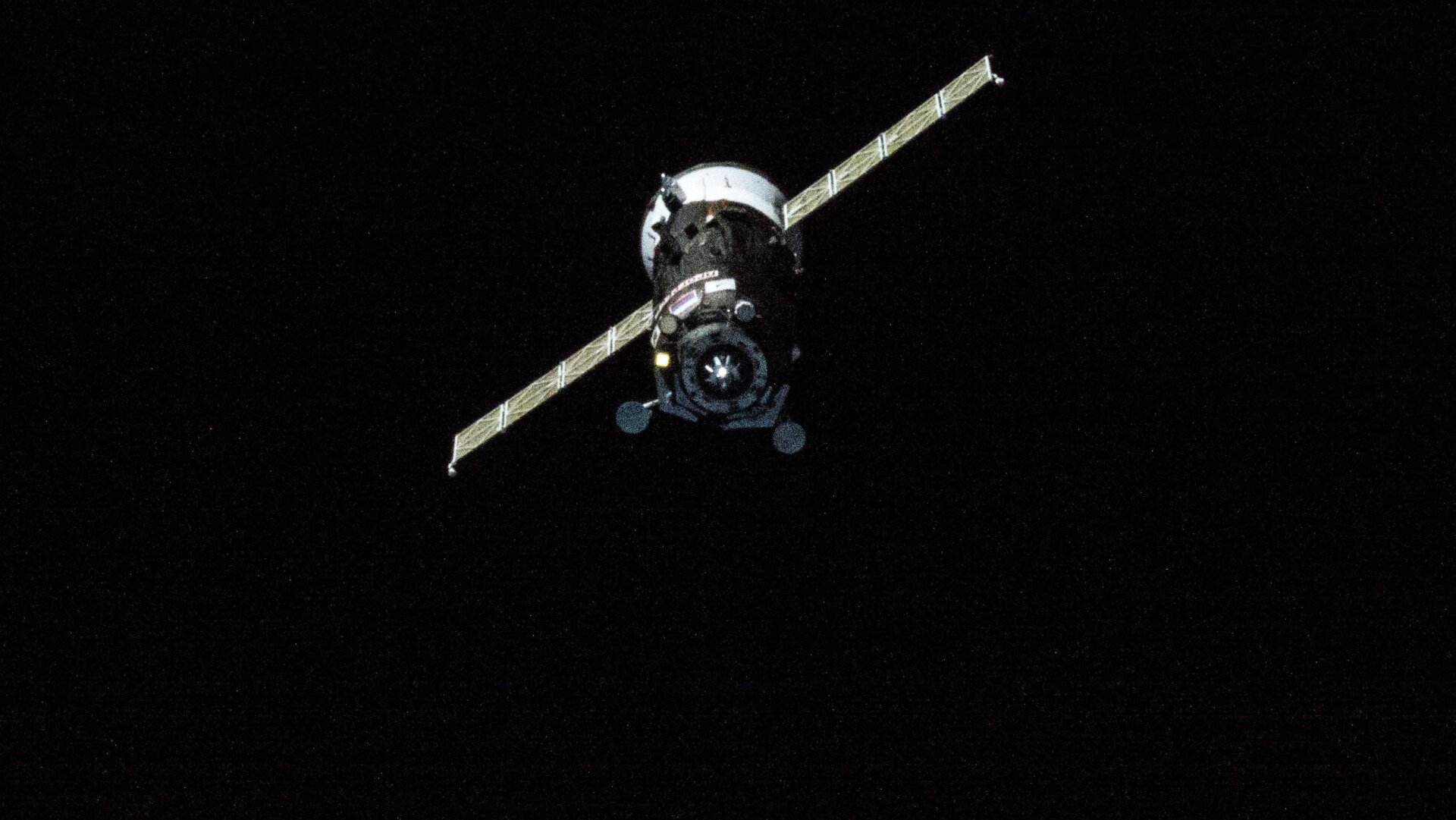 The Progress 82 freighter approaching the ISS in October 2022.