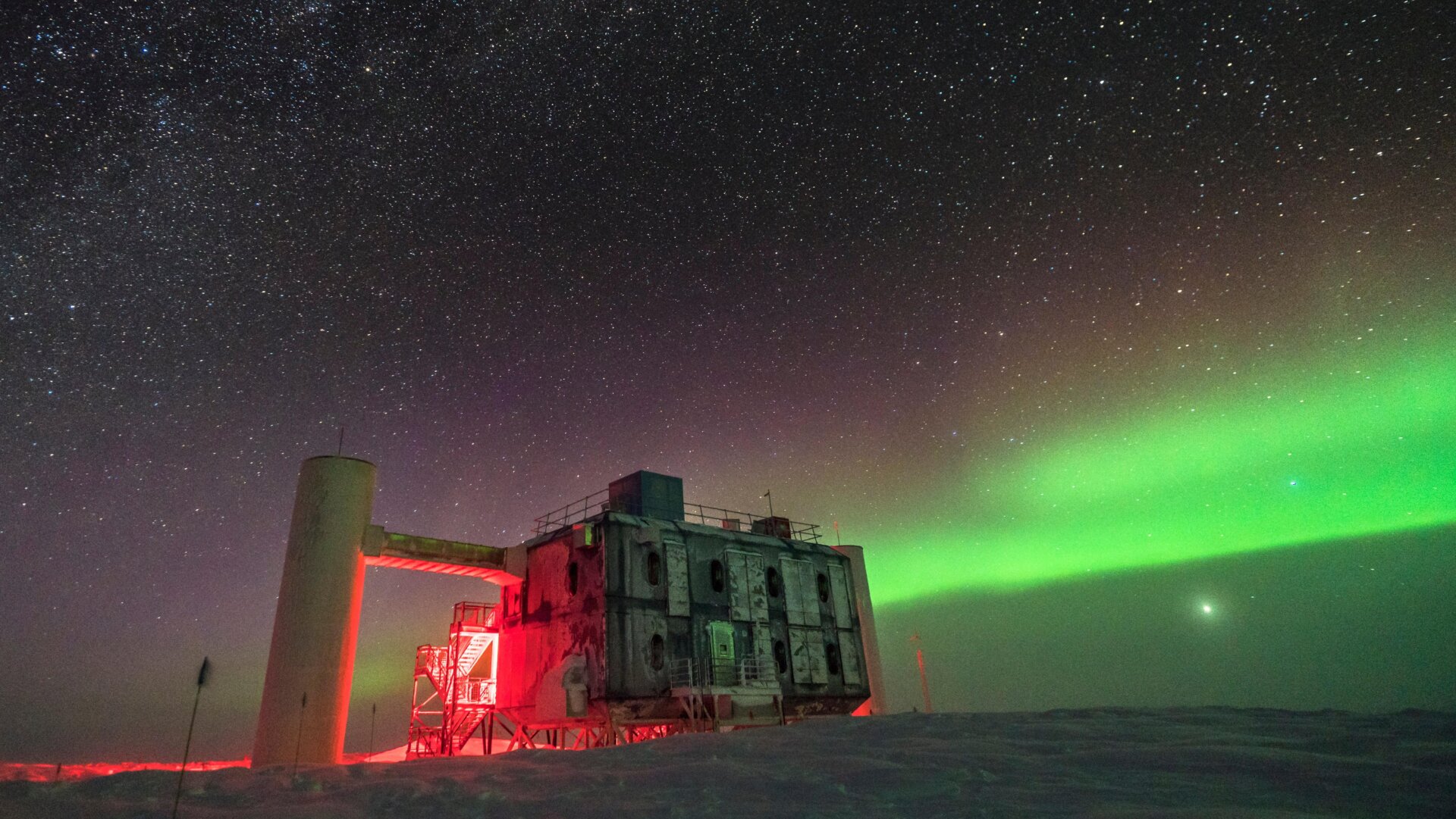 Photo: Martin Wolf, IceCube/NSF