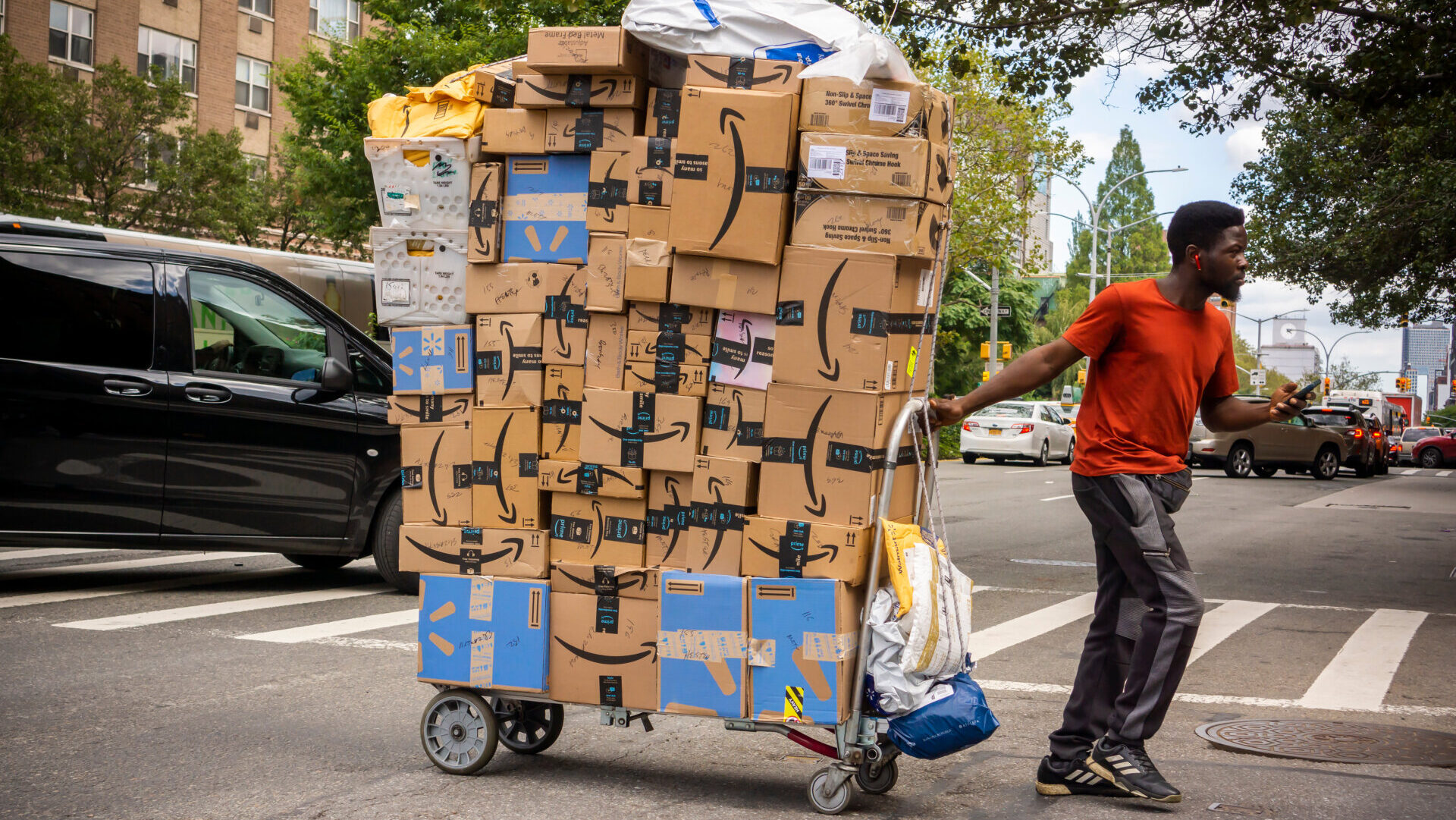 Prime Day week is notoriously hell for the Amazon warehouse workers and delivery drivers everywhere.