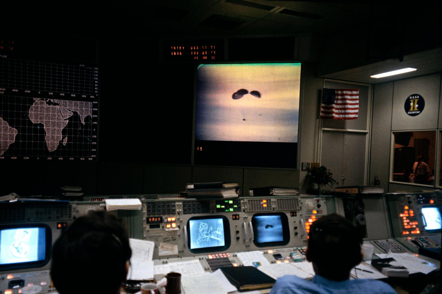 Nasa Apollo 13 Parachute Landing