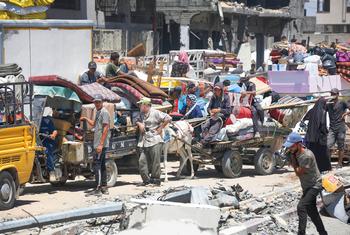 Los habitantes de Gaza siguen buscando lugares seguros donde refugiarse.