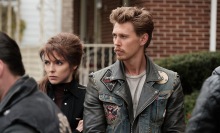 Jodie Comer and Austin Butler play a married couple in "The Bikeriders." 