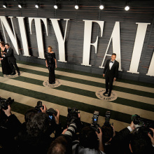 Here's what it was like inside the Vanity Fair Oscars afterparty