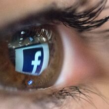 Facebook bug secretly turns on iPhone camera