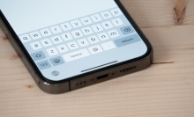 iPhone Messages keyboard