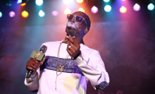 Snoop Dogg surprises guests at multiple blockchain parties