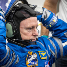 Butch Wilmore suiting up for Boeing Starliner dress rehearsal