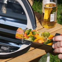 This portable solar cooker has already destroyed its Kickstarter goal