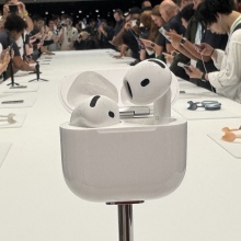 Apple AirPods 4