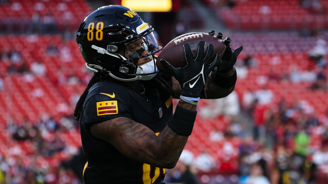 Martavis Bryant of the Washington Commanders warms up