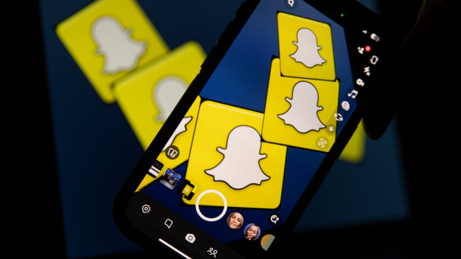 snap logos on cellphone screens