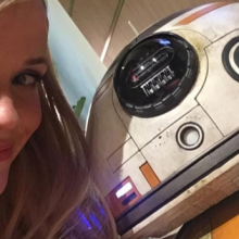 Celebrities are jazzed to meet their favorite star at the Oscars: BB-8